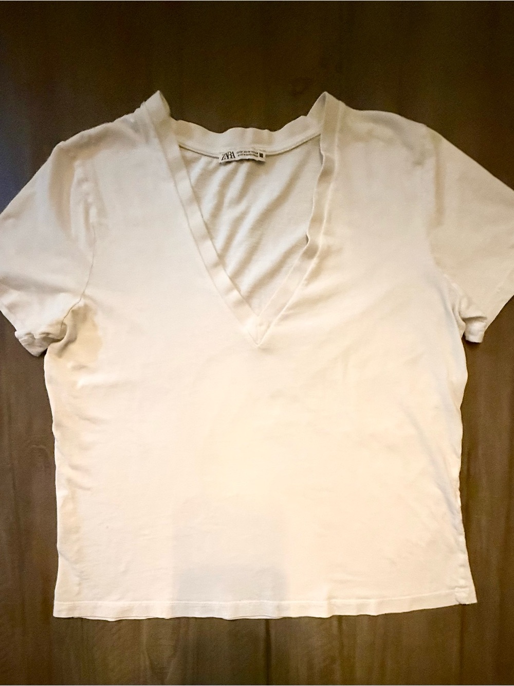 Zara White Low V-Neck Short Sleeve Tee